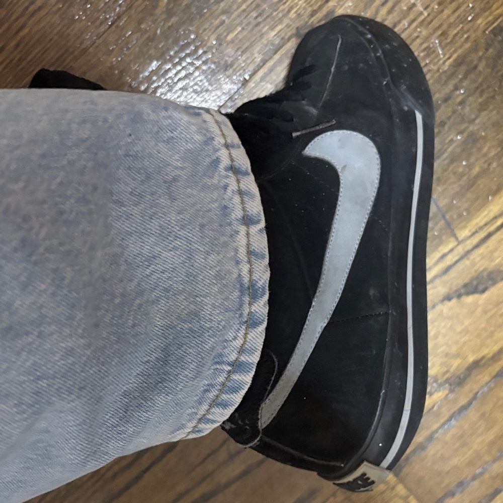 Nike Black and Silver High-Tops - Picture 5 of 11